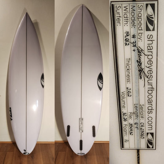 Tabla de Surf High performance modelo: 77+ medidas: 6.1X19.62X2.62 32.26L